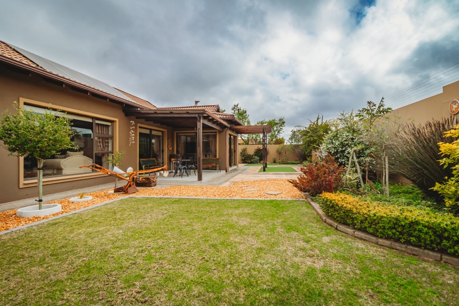 4 Bedroom Property for Sale in Earls Court Lifestyle Estate Western Cape